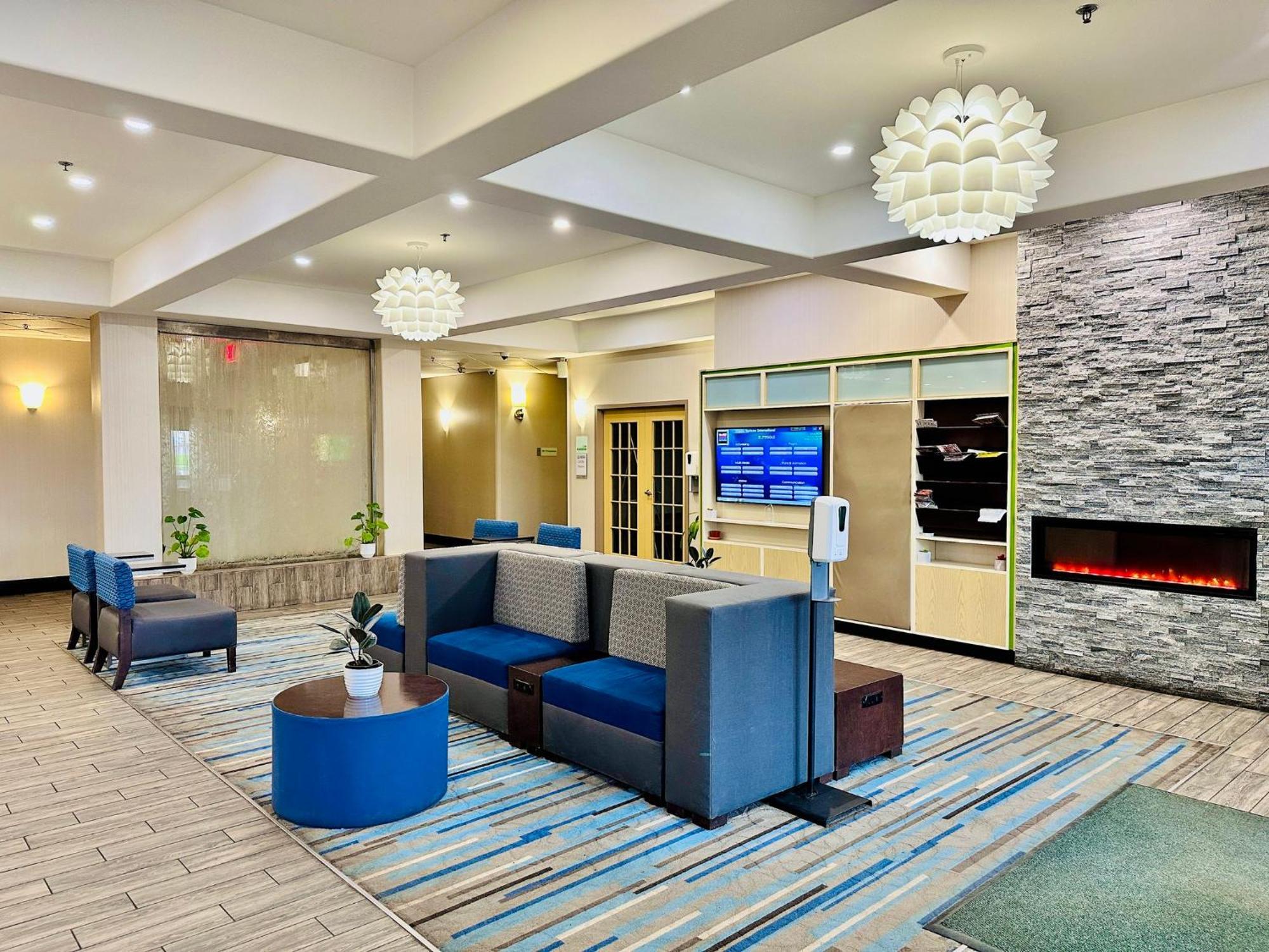 Holiday Inn Hotel & Suites Regina By Ihg Εξωτερικό φωτογραφία