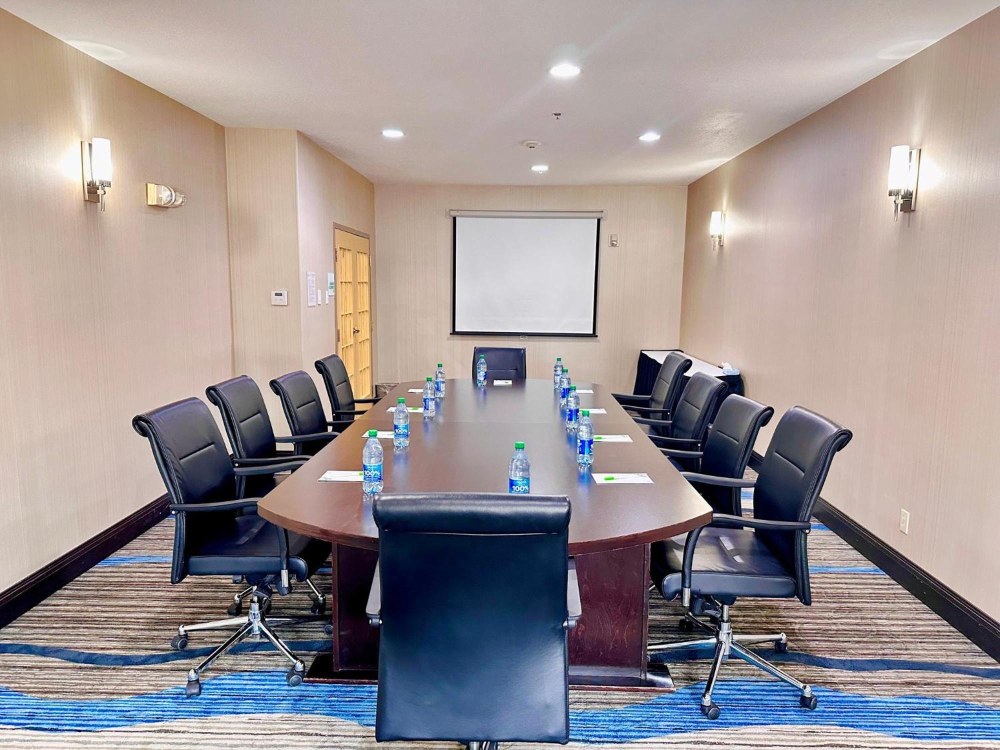 Holiday Inn Hotel & Suites Regina By Ihg Εξωτερικό φωτογραφία