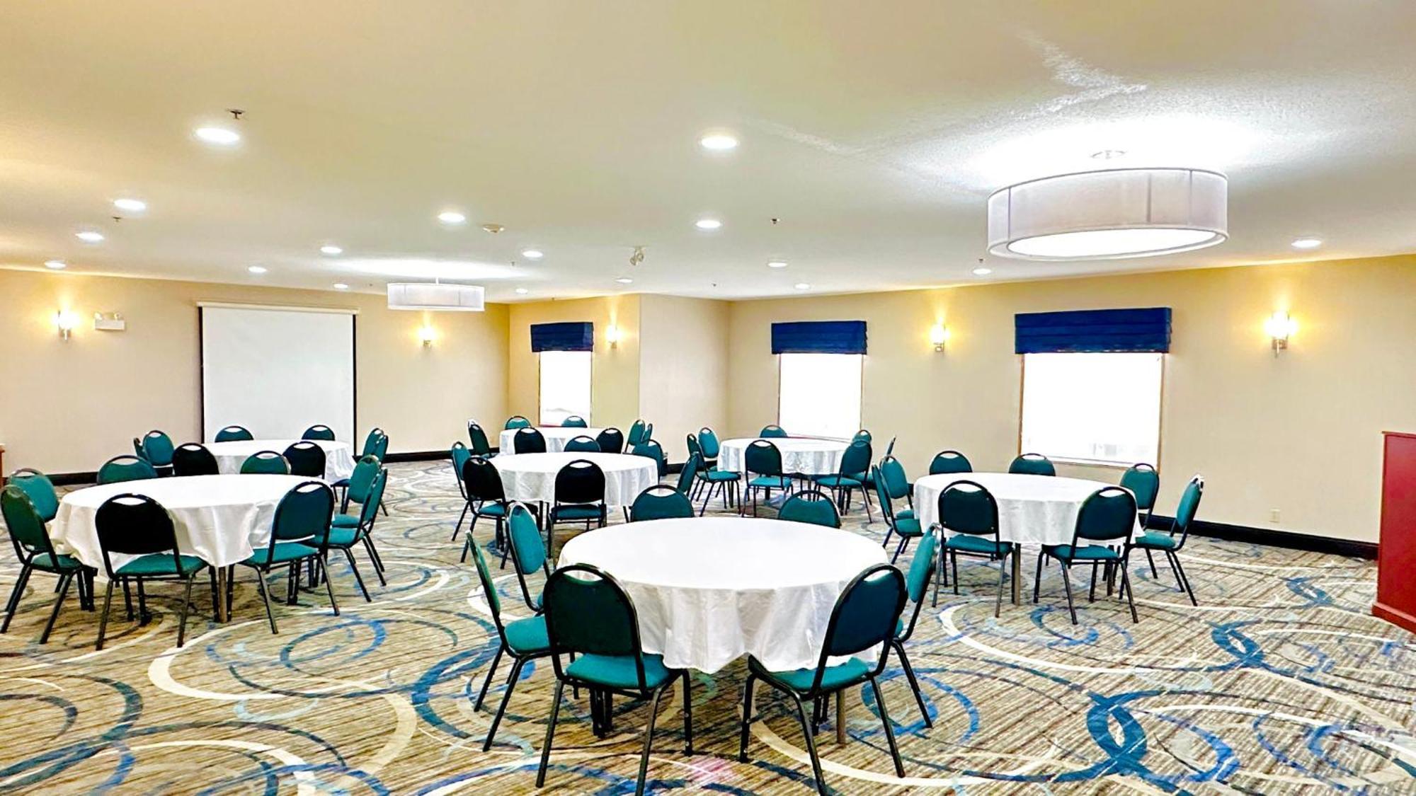 Holiday Inn Hotel & Suites Regina By Ihg Εξωτερικό φωτογραφία