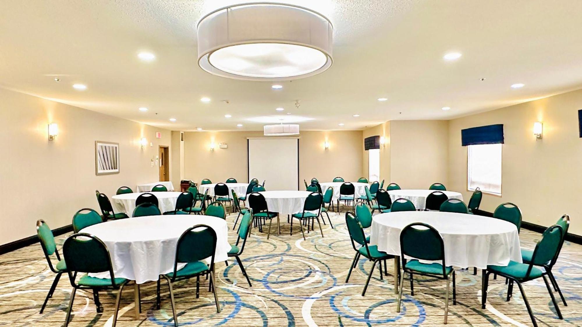 Holiday Inn Hotel & Suites Regina By Ihg Εξωτερικό φωτογραφία