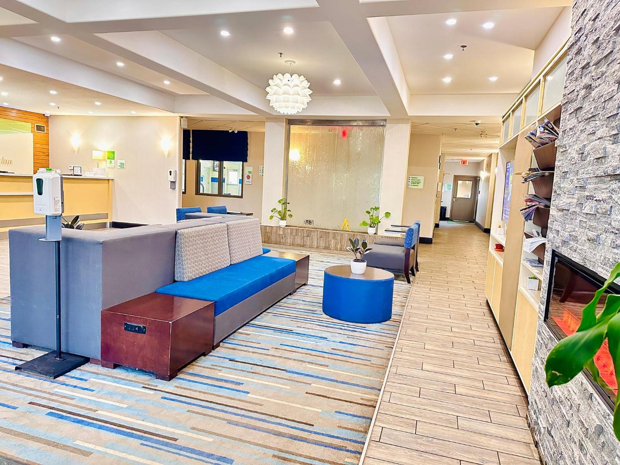 Holiday Inn Hotel & Suites Regina By Ihg Εξωτερικό φωτογραφία